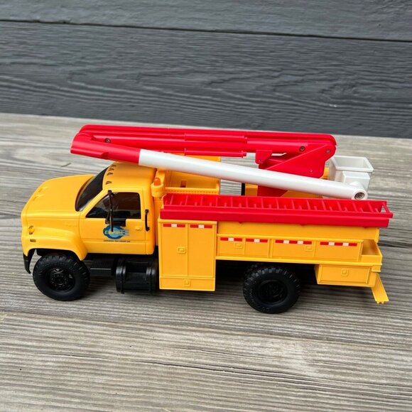 11" DG PRODUCTIONS -1995-1-1 Empire Electric Utility Bucket Truck - Picture 1 of 16
